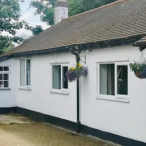 The Lodge, Hale Village Hale (Merseyside)