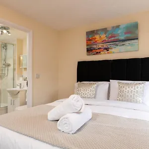 Hazeleigh - Luxury 4-bed House Near Airport, Nec, Jlr, Solihull, M42 Solihull